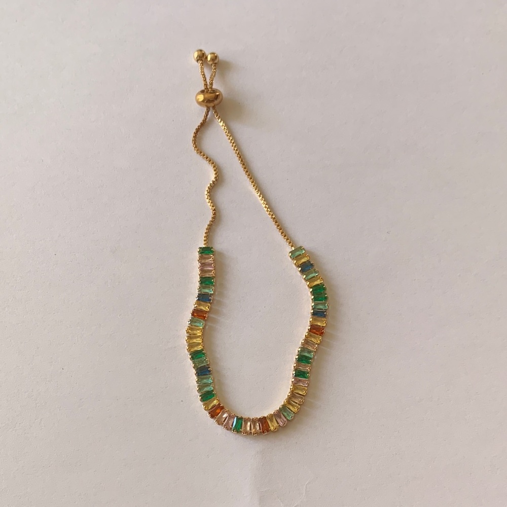 Adjustable Elegant Gold and Green Bracelet